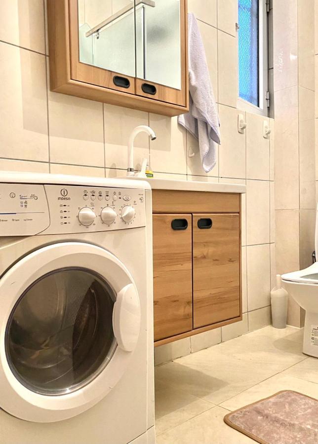 Nesi Apartmenti Pristina Eksteriør billede