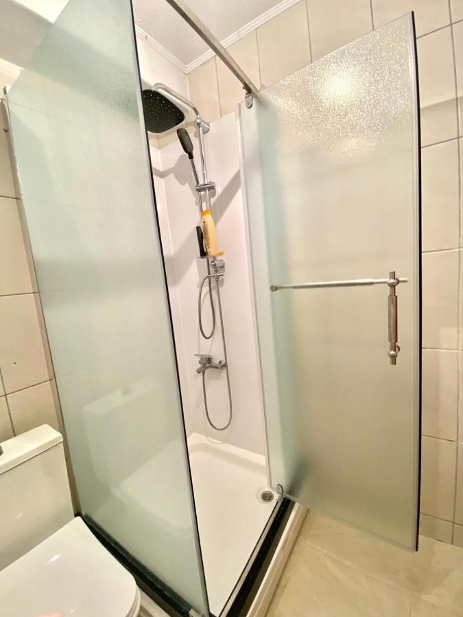 Nesi Apartmenti Pristina Eksteriør billede