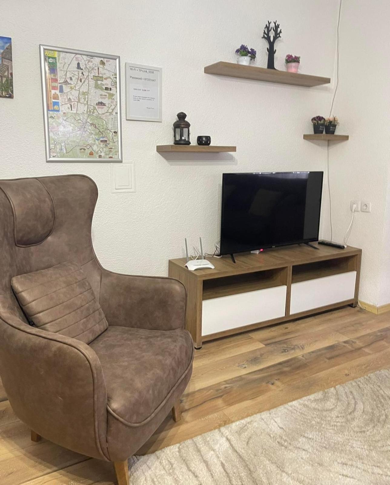 Nesi Apartmenti Pristina Eksteriør billede