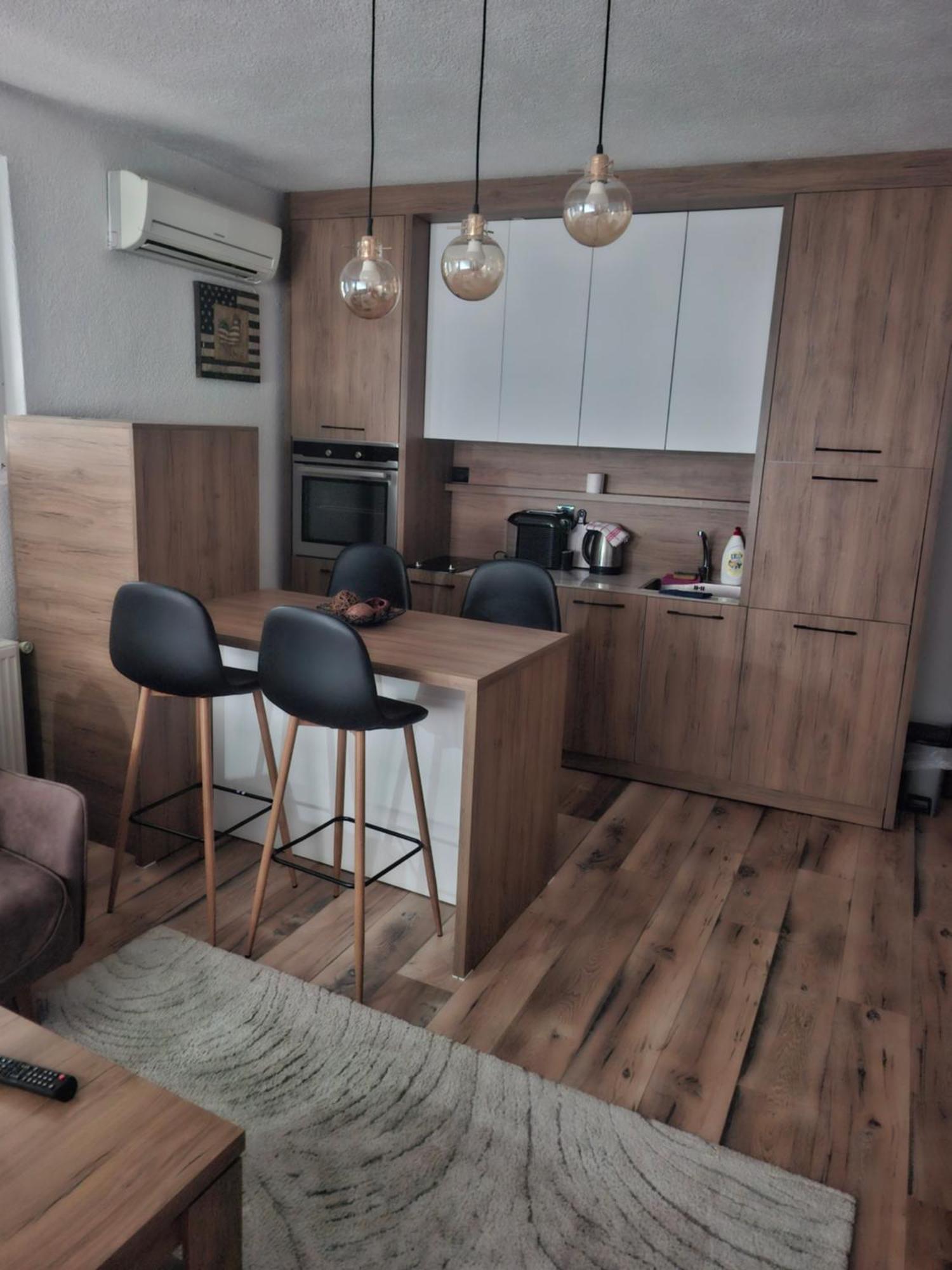 Nesi Apartmenti Pristina Eksteriør billede
