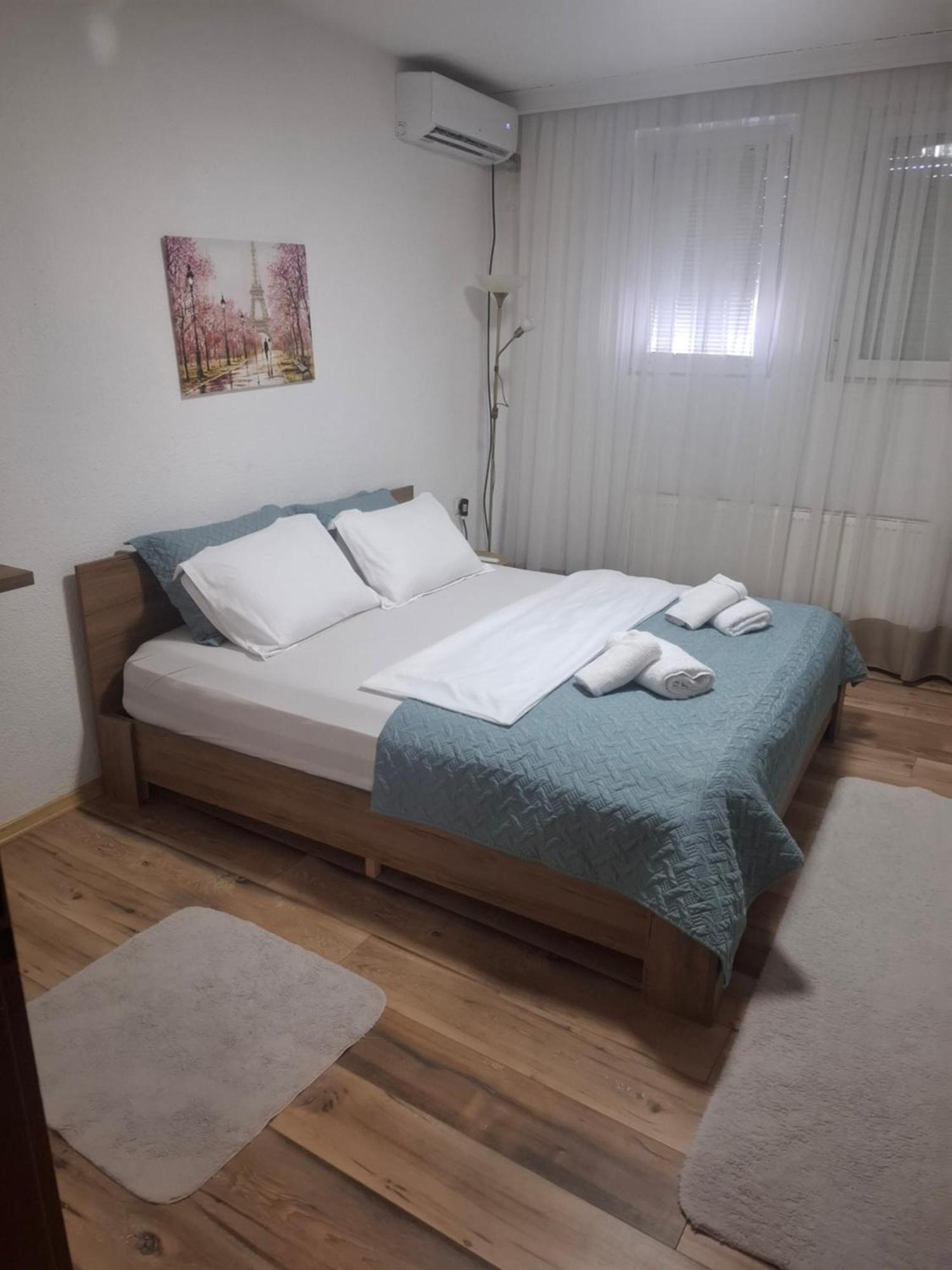 Nesi Apartmenti Pristina Eksteriør billede